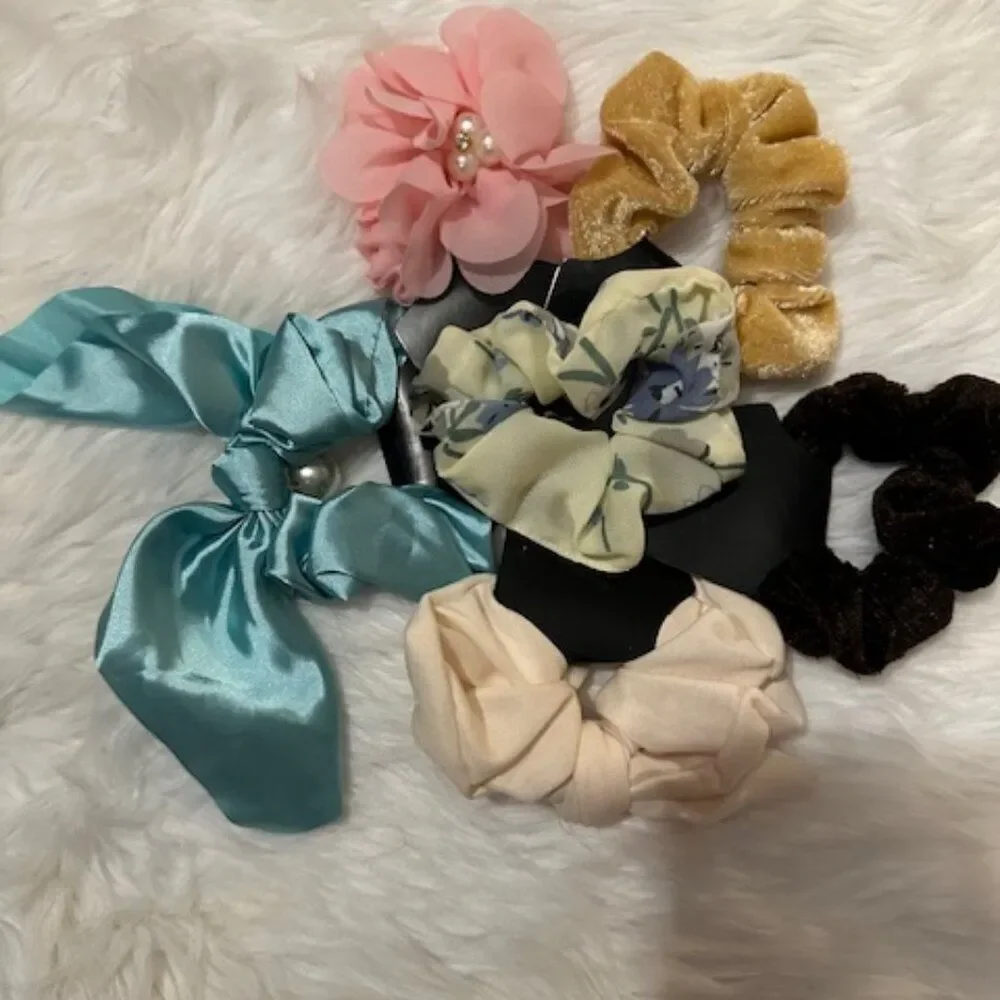 Bundle (6)  Scrunchie  ISC8133 - WOMEN'S  Handmade NWT Boutique